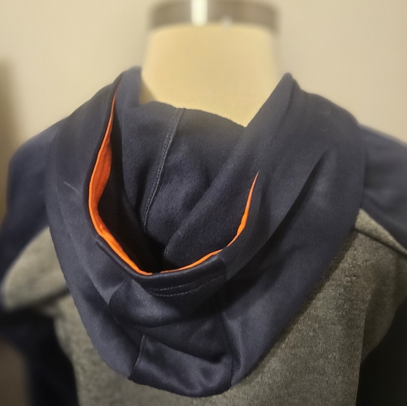 Boys Adidas Gray and Blue Sweatshirt with Classic Design - Picture 2 of 4